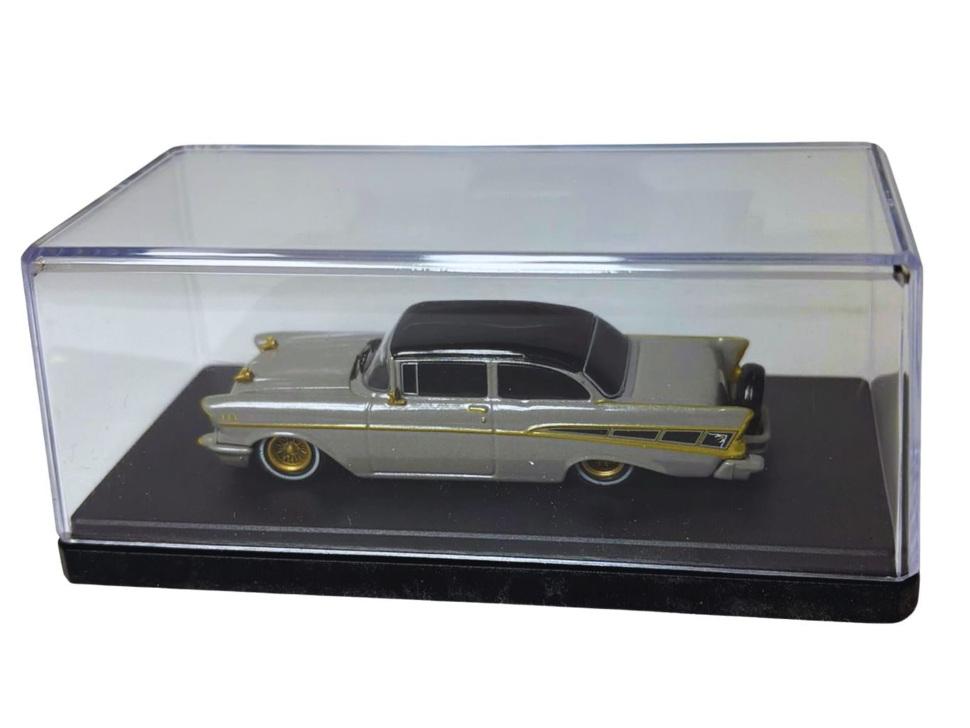 Vitrína na modely 1:64